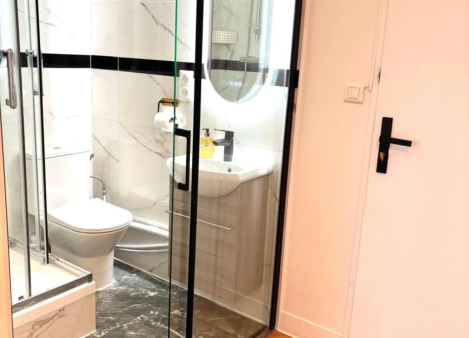 Appartement Lucas Salle De Bain Privative Paris Homestay