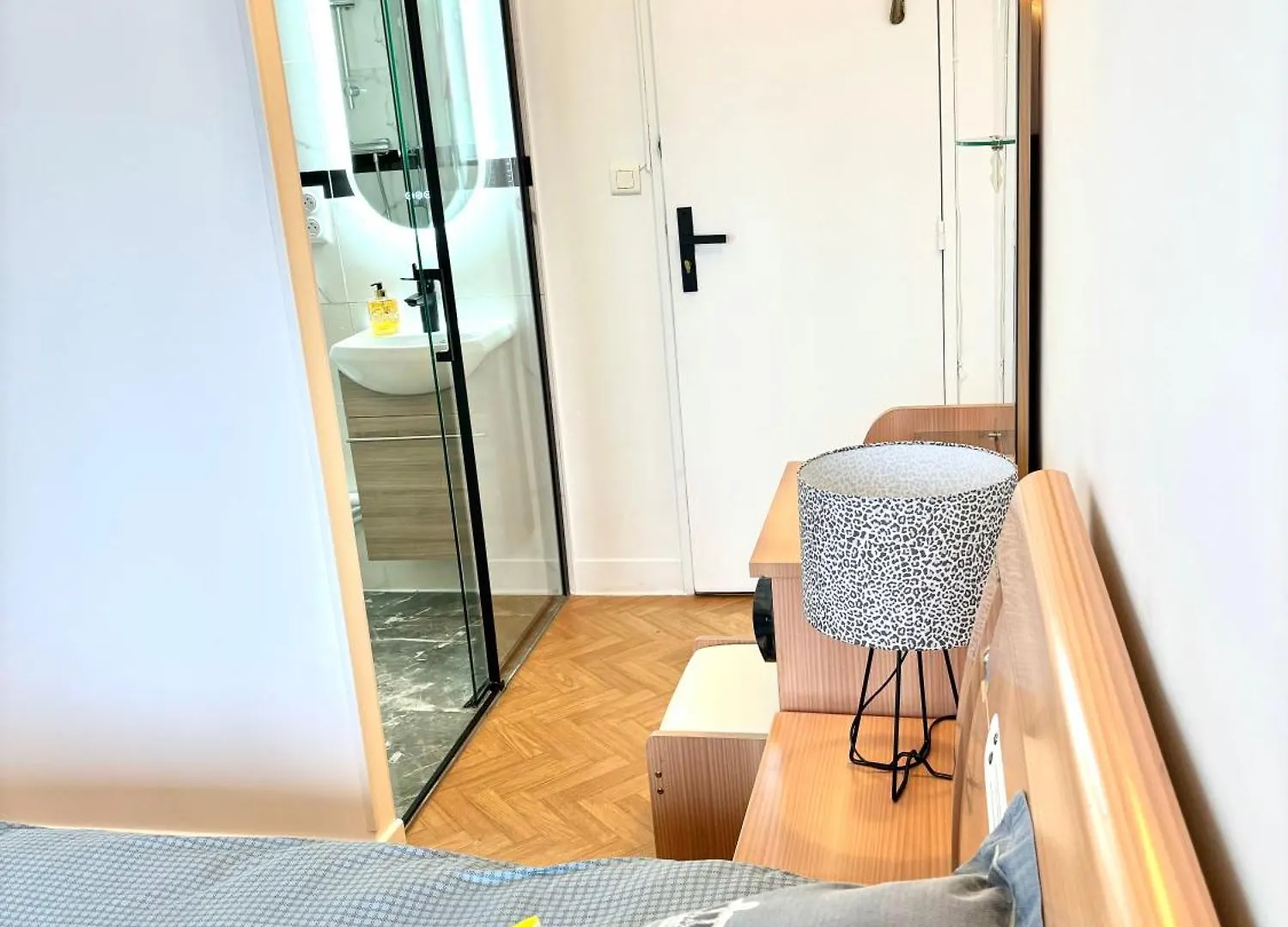 Appartement Lucas Salle De Bain Privative Paris France